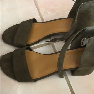 Never worn olive green shoes